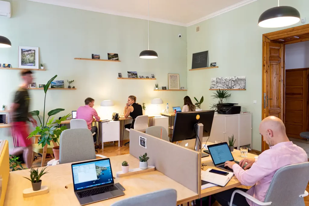 Clubhouse  — przestrzeń coworkingowa w stylu kawiarni
